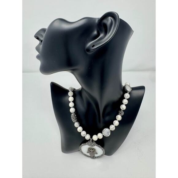 Long Hamsa necklace - Picture 2 of 7